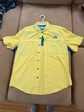 Pelagic Yellow Short-Sleeve Button-Up Shirt with Blue Accents